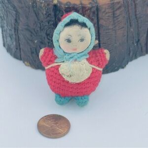 VTG AMIGURUMI Miniature, 2"
Japanese Crochet Doll
Knitted stuffed Collectable